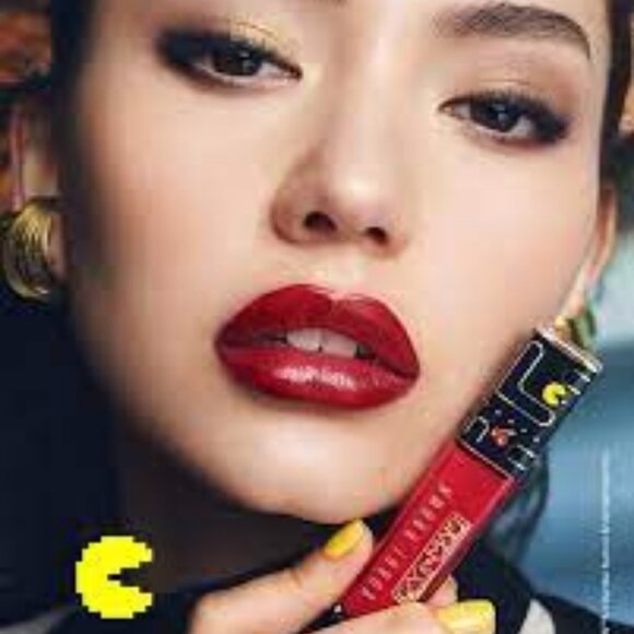 Bare Strawberry Bobbi Brown PACMAN collaboration  Extra Plump Lip Serum - Picture 1 of 3